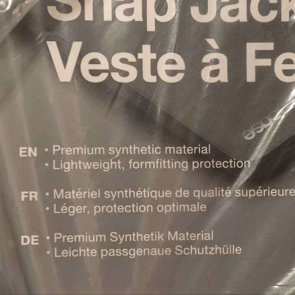 MacBook Pro Snap Jacket - Picture 6 of 6